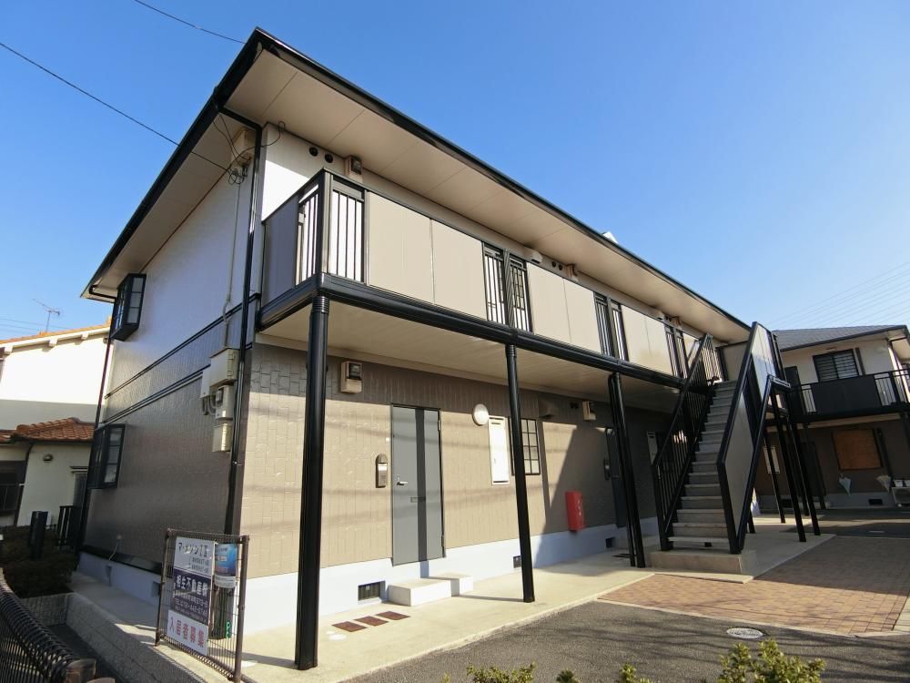 ���Ɍ������s�S���u7-49�̃A�p�[�g�̌����O��