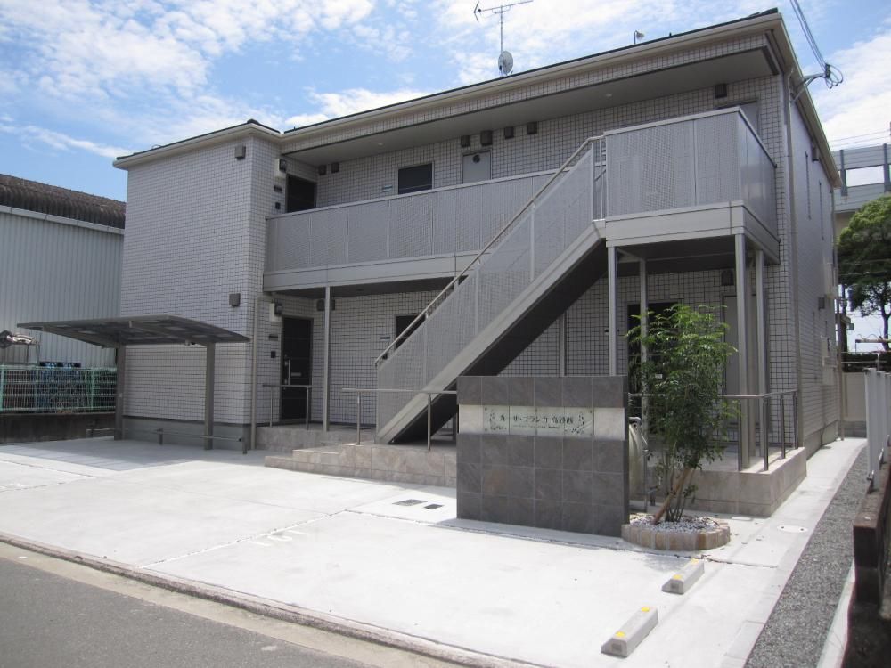 ���Ɍ������s����2���ڂ̃n�C�c�̌����O��