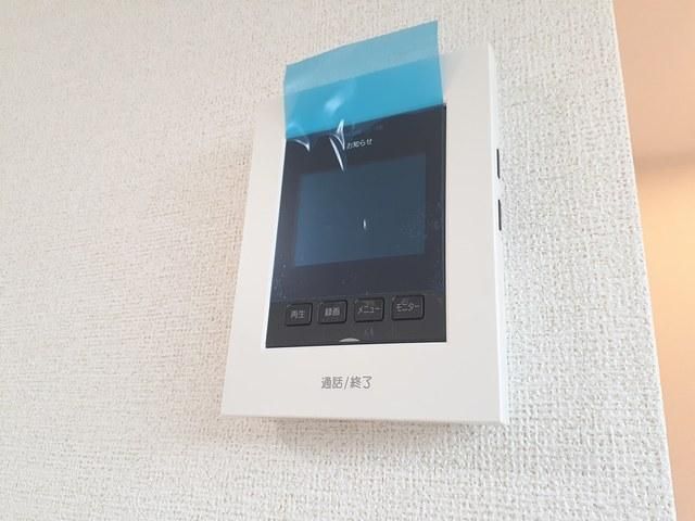 y̑ݔz@TVhAz
