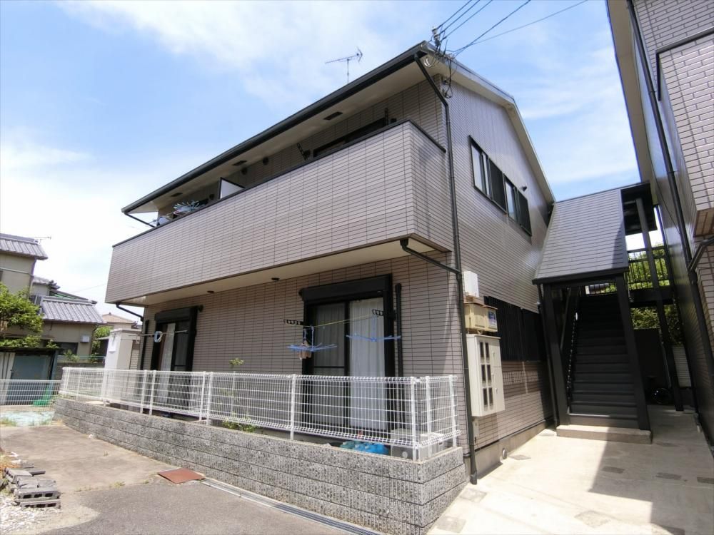 ���Ɍ����Ð�s�ēc�����ẪA�p�[�g�̌����O��