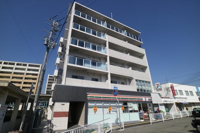 ���Ɍ������s�������l�c��2����1��3���̃}���V�����̌����O��