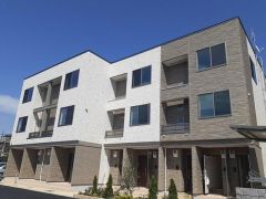 ���Ɍ����Ð�s���㒬�r�c460-2�̃A�p�[�g�̌����O��