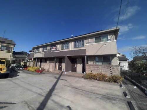 ���Ɍ����Ð�s���㒬�r�c300-1�̃A�p�[�g�̌����O��