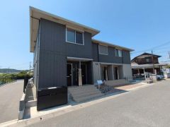 ���Ɍ������s�ēc����155�̃A�p�[�g�̌����O��