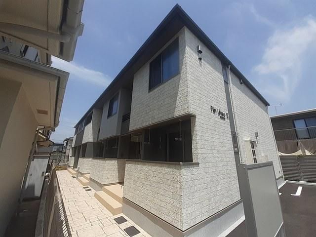 ���Ɍ������s����ɒ��k�r86�̃A�p�[�g�̌����O��