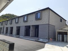 ���Ɍ������s����ɒ���r530-1�̃A�p�[�g�̌����O��