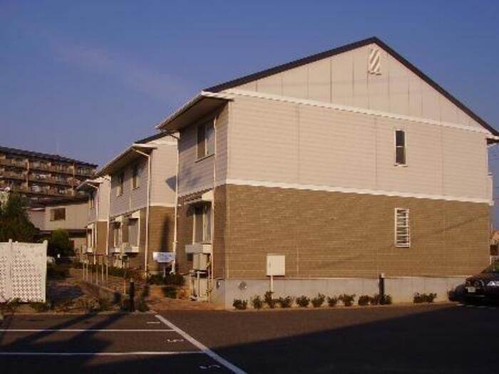 ���Ɍ������s�ēc���ēc971-22�̃A�p�[�g�̌����O��