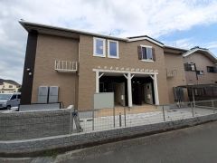 ���Ɍ������s����ɒ��k�r64�̃A�p�[�g�̌����O��